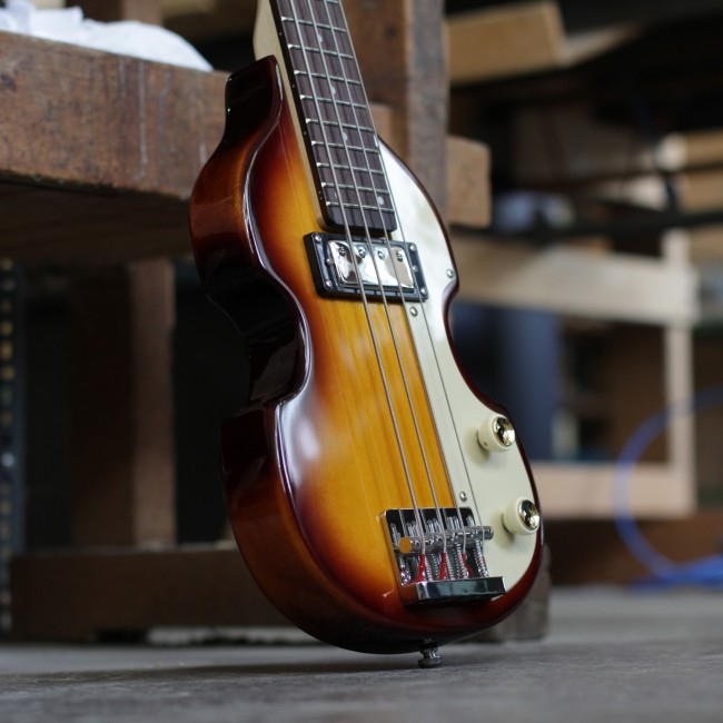 ベース Hofner HCT-SHVB-SB Shorty Bass Sunburst HCT-SHVB-SB-C-0 - Shorty Violin Bass Sunburst | Höfner