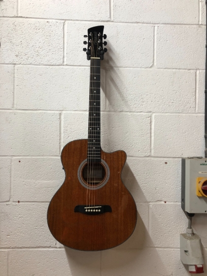 Brunswick Grand Auditorium Electro Mahogany-B stock-CL2715